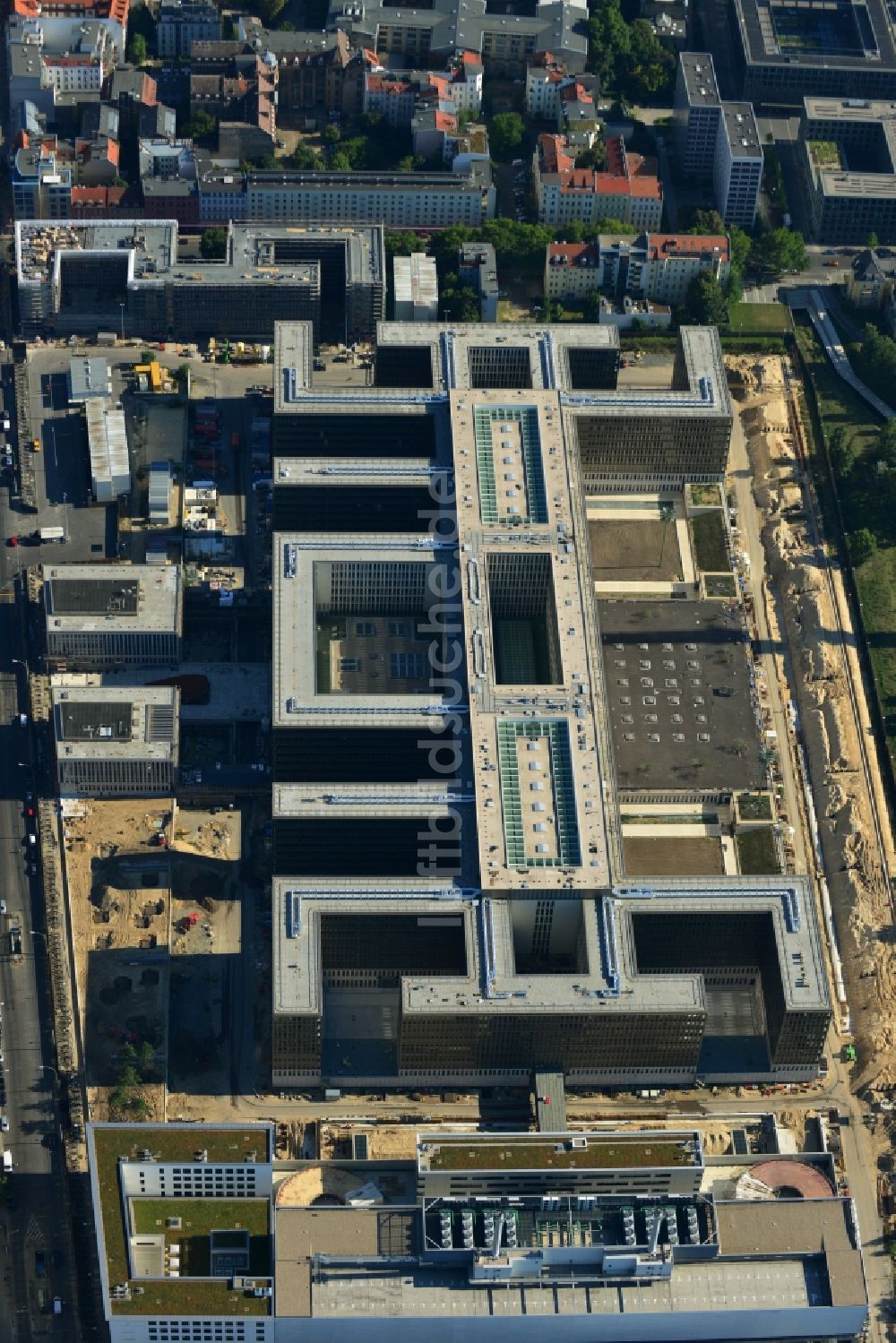 Luftbild Berlin - Neubau der BND-Zentrale in Berlin-Mitte an der Chausseestraße in der Hauptstadt Berlin