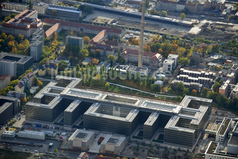 Berlin aus der Vogelperspektive: Neubau der BND-Zentrale in Berlin-Mitte an der Chausseestraße in der Hauptstadt Berlin