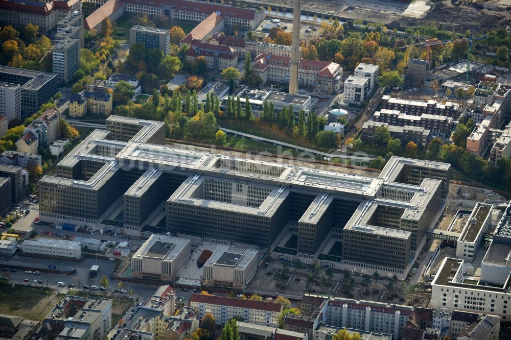 Luftbild Berlin - Neubau der BND-Zentrale in Berlin-Mitte an der Chausseestraße in der Hauptstadt Berlin