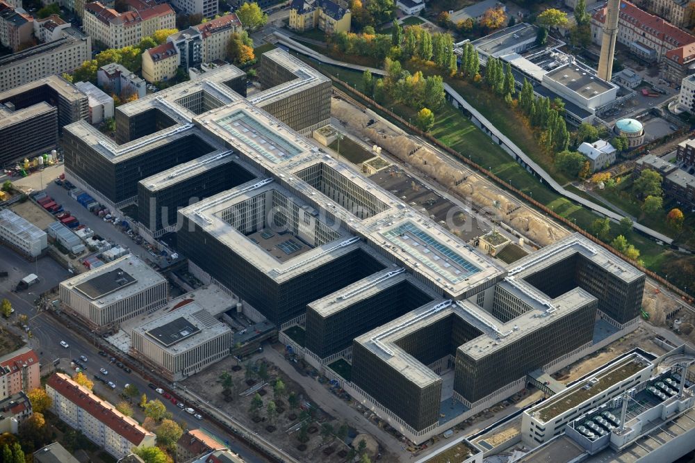 Berlin von oben - Neubau der BND-Zentrale in Berlin-Mitte an der Chausseestraße in der Hauptstadt Berlin