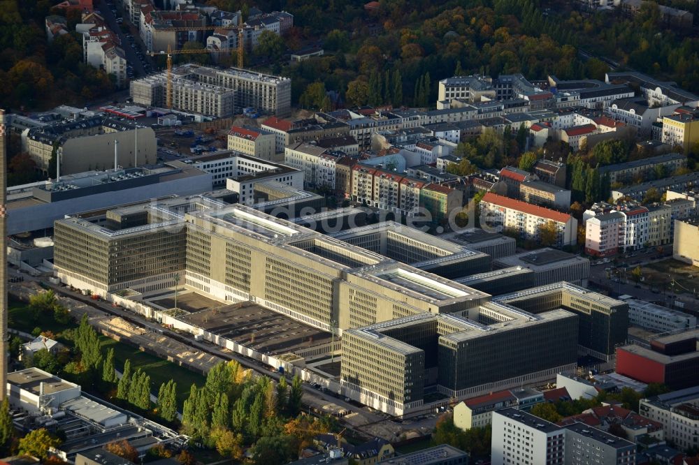 Berlin aus der Vogelperspektive: Neubau der BND-Zentrale in Berlin-Mitte an der Chausseestraße in der Hauptstadt Berlin