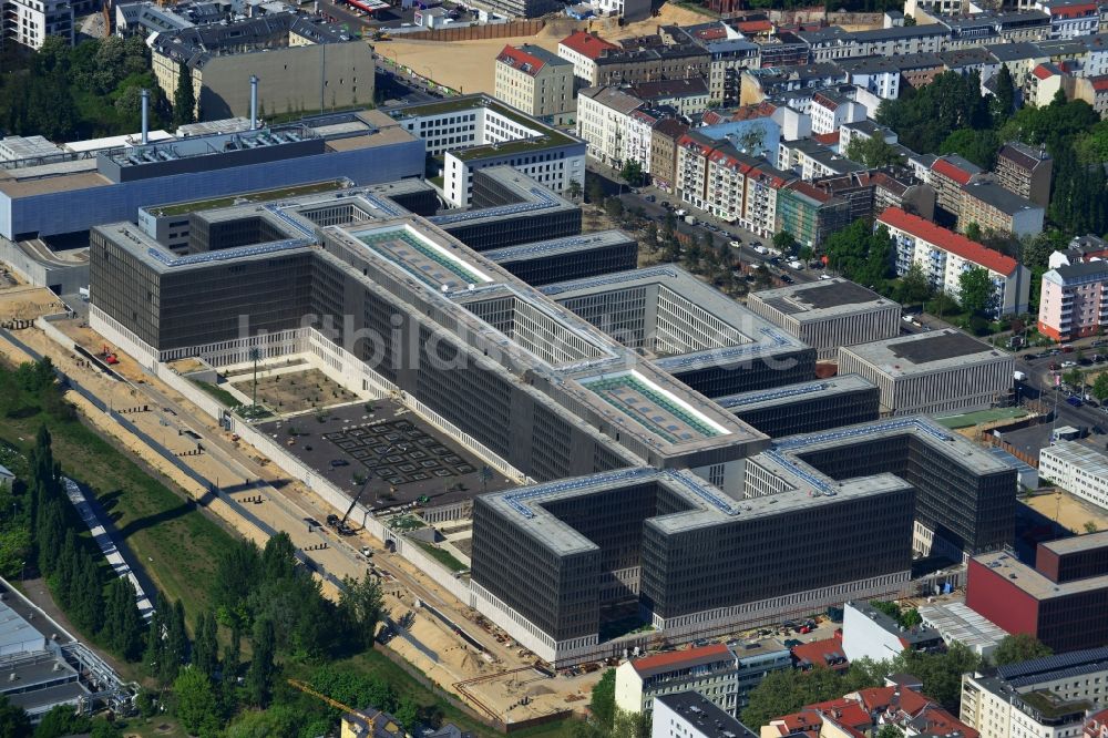 Berlin aus der Vogelperspektive: Neubau der BND-Zentrale in Berlin-Mitte an der Chausseestraße in der Hauptstadt Berlin