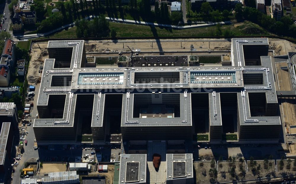 Berlin von oben - Neubau der BND-Zentrale in Berlin-Mitte an der Chausseestraße in der Hauptstadt Berlin