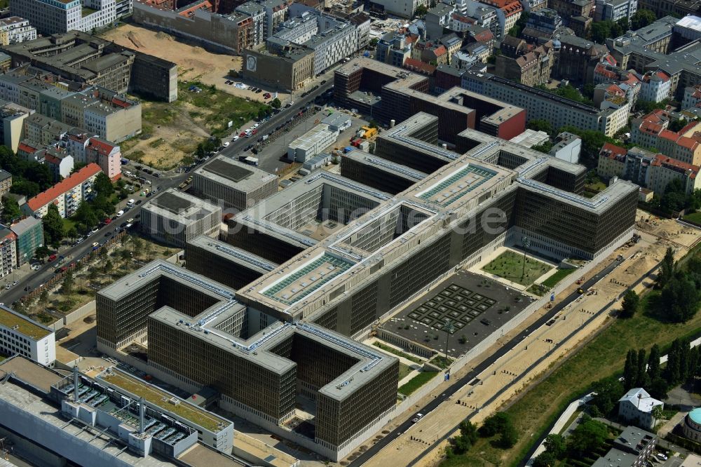 Berlin von oben - Neubau der BND-Zentrale in Berlin-Mitte an der Chausseestraße in der Hauptstadt Berlin