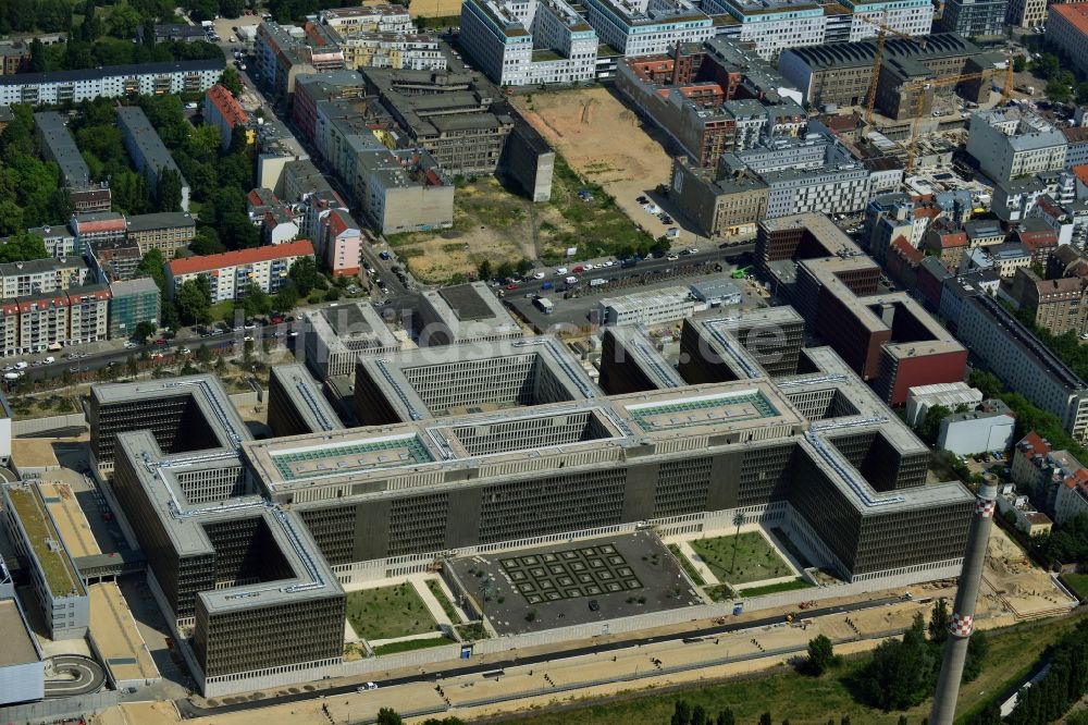 Luftbild Berlin - Neubau der BND-Zentrale in Berlin-Mitte an der Chausseestraße in der Hauptstadt Berlin