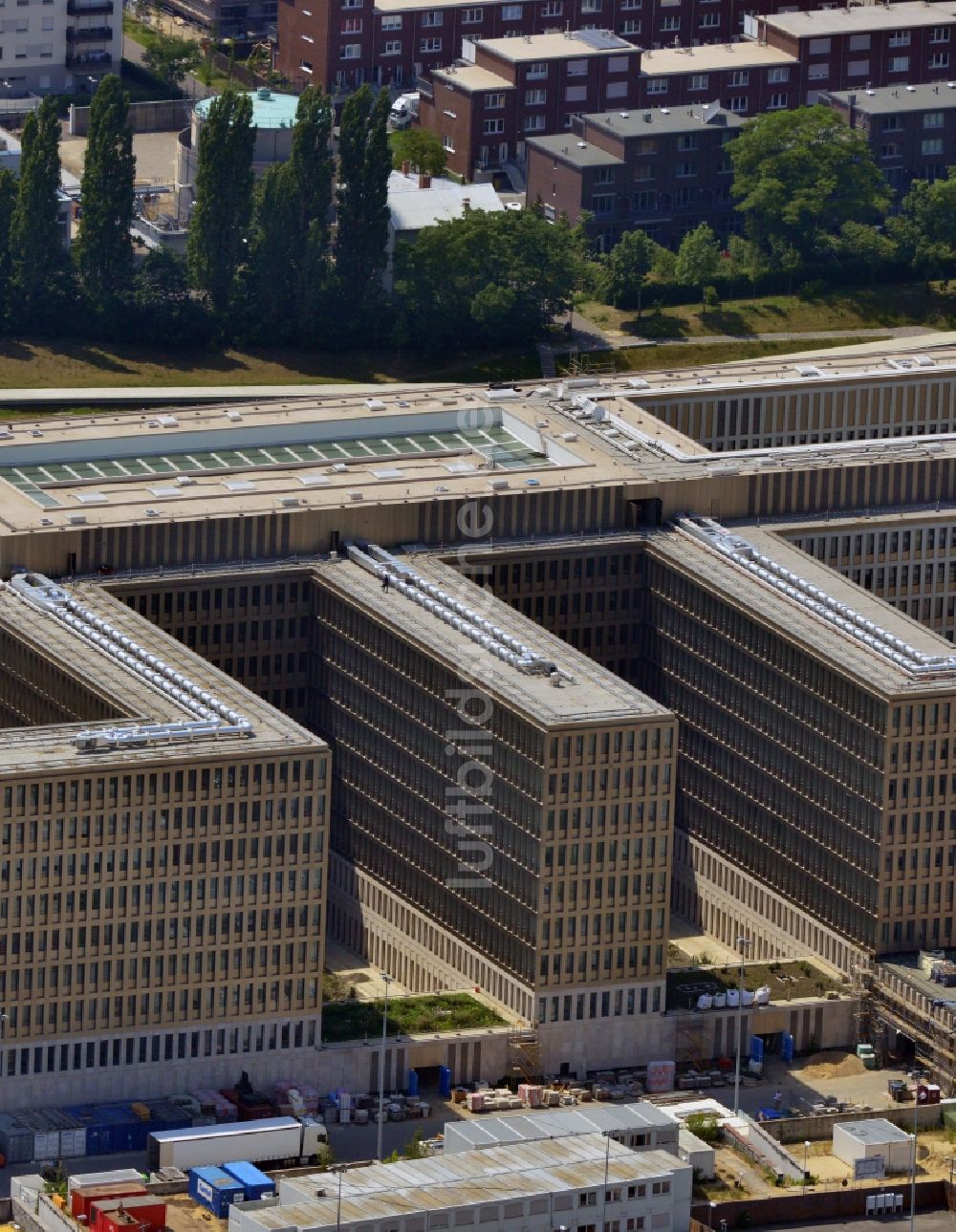 Berlin von oben - Neubau der BND-Zentrale in Berlin-Mitte an der Chausseestraße in der Hauptstadt Berlin