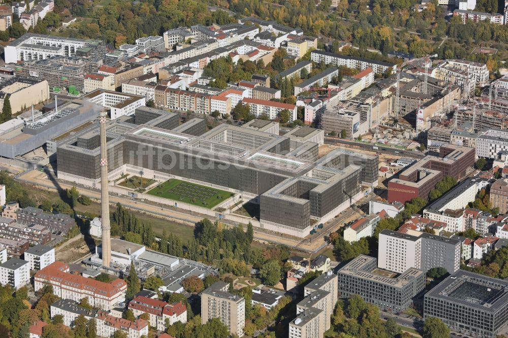 Luftaufnahme Berlin - Neubau der BND-Zentrale in Berlin-Mitte an der Chausseestraße in der Hauptstadt Berlin