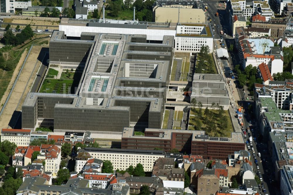 Luftbild Berlin - Neubau der BND-Zentrale in Berlin-Mitte an der Chausseestraße in der Hauptstadt Berlin