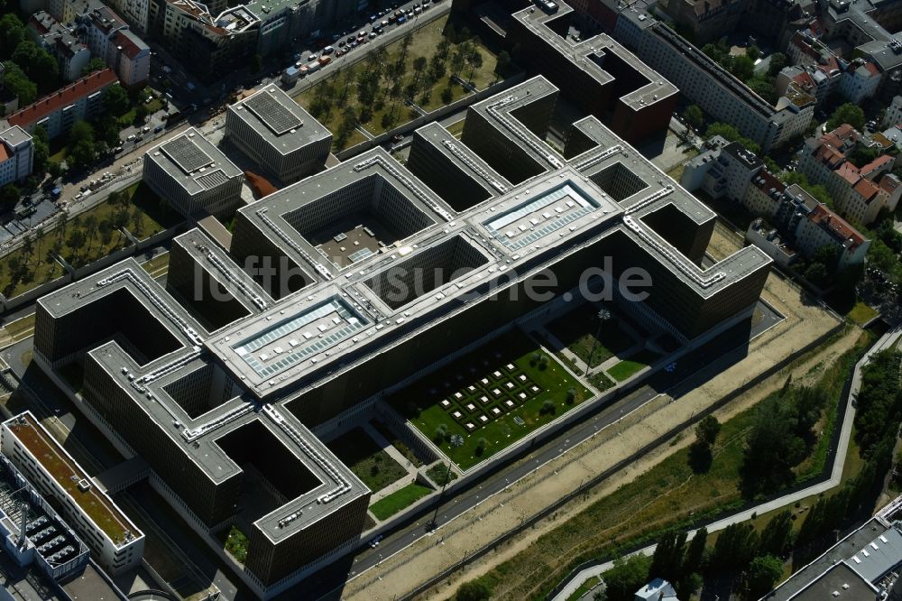 Luftbild Berlin - Neubau der BND-Zentrale in Berlin-Mitte an der Chausseestraße in der Hauptstadt Berlin