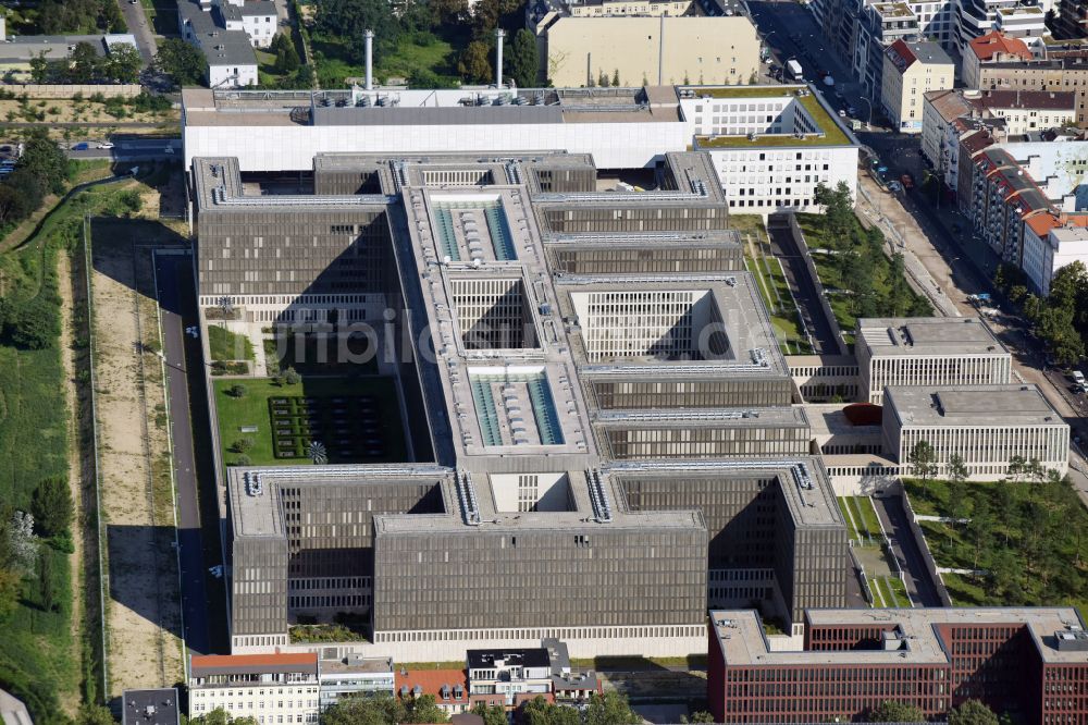 Luftbild Berlin - Neubau der BND-Zentrale in Berlin-Mitte an der Chausseestraße in der Hauptstadt Berlin