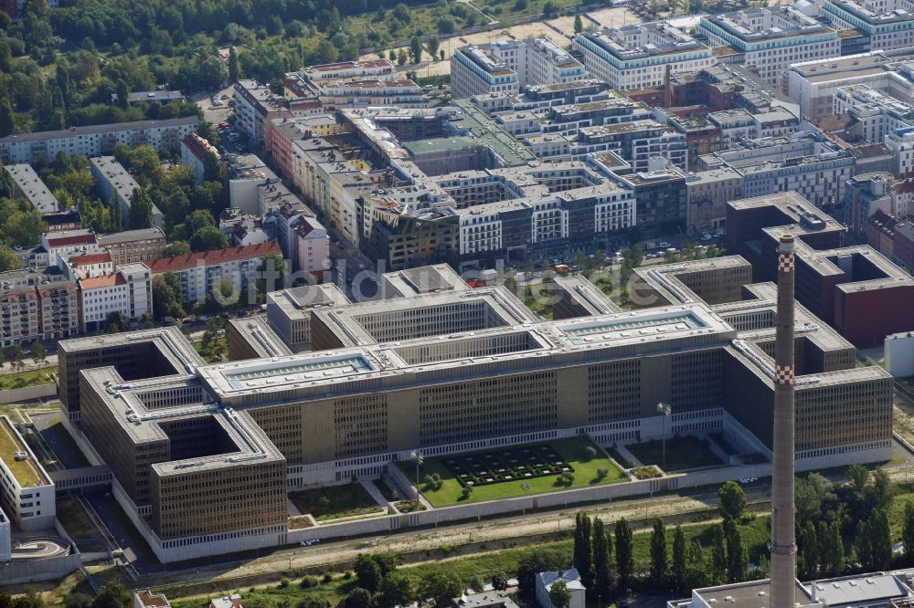 Berlin von oben - Neubau der BND-Zentrale in Berlin-Mitte an der Chausseestraße in der Hauptstadt Berlin