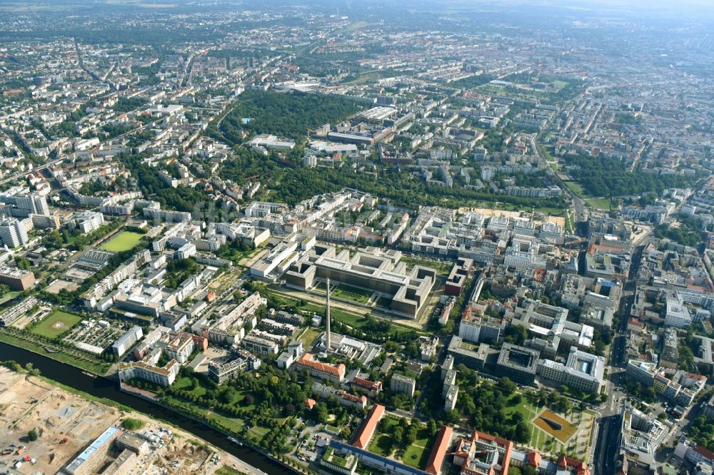 Berlin von oben - Neubau der BND-Zentrale in Berlin-Mitte an der Chausseestraße in der Hauptstadt Berlin