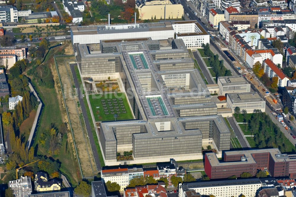 Berlin von oben - Neubau der BND-Zentrale in Berlin-Mitte an der Chausseestraße in der Hauptstadt Berlin