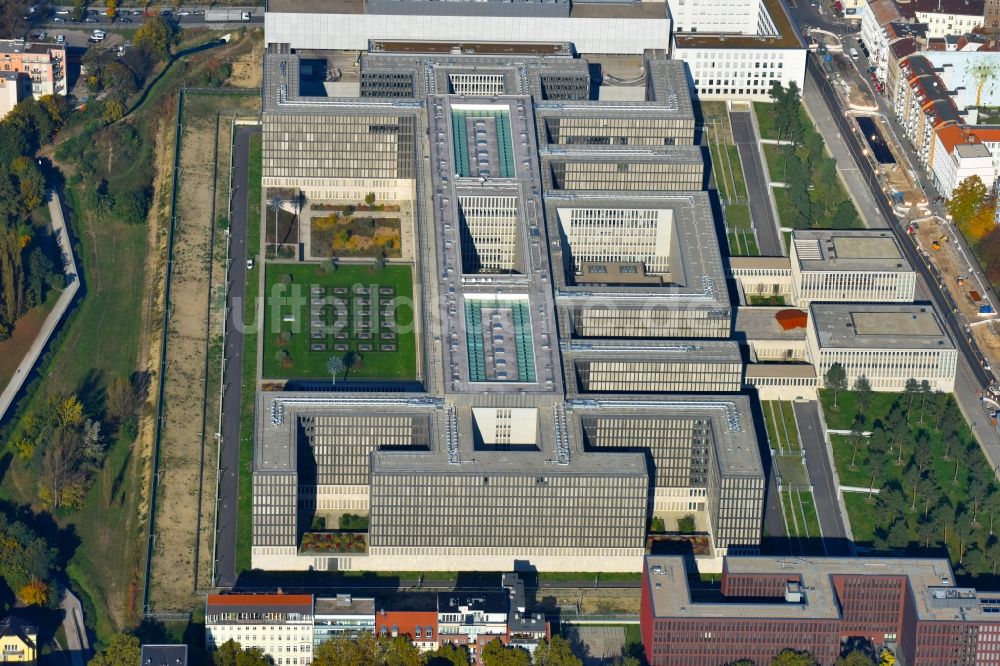 Berlin aus der Vogelperspektive: Neubau der BND-Zentrale in Berlin-Mitte an der Chausseestraße in der Hauptstadt Berlin