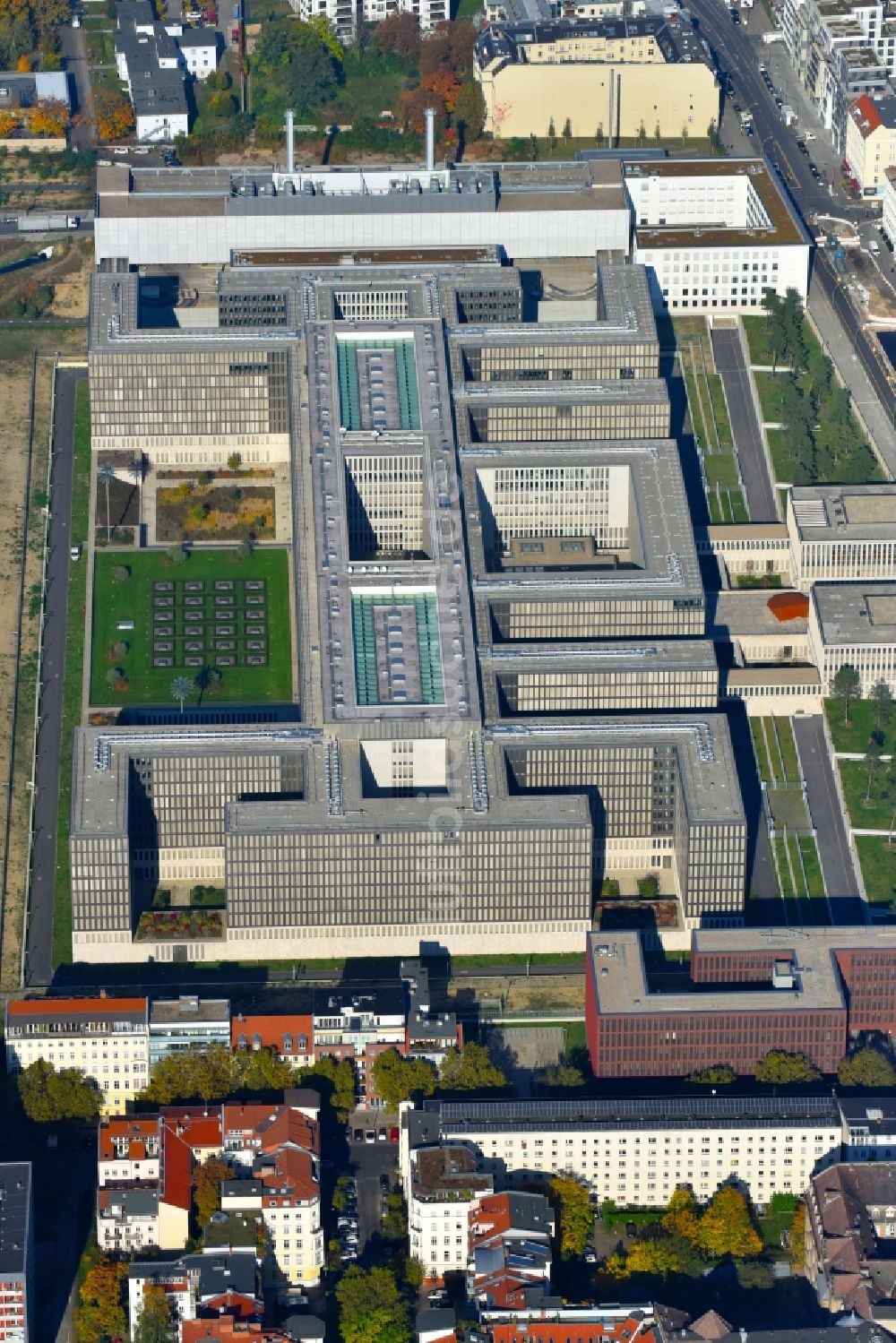 Luftbild Berlin - Neubau der BND-Zentrale in Berlin-Mitte an der Chausseestraße in der Hauptstadt Berlin