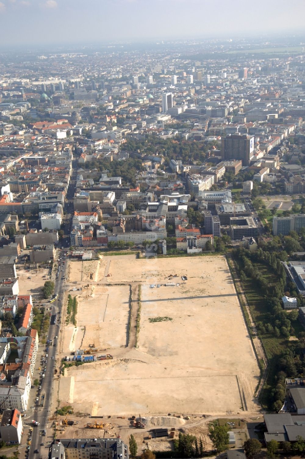 Berlin von oben - Neubau der BND-Zentrale in Berlin-Mitte an der Chausseestraße in der Hauptstadt Berlin