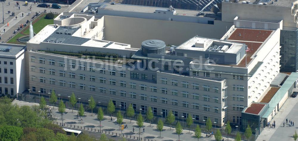 Luftaufnahme Berlin - Neubau der US-Botschaft am Pariser Platz in Berlin