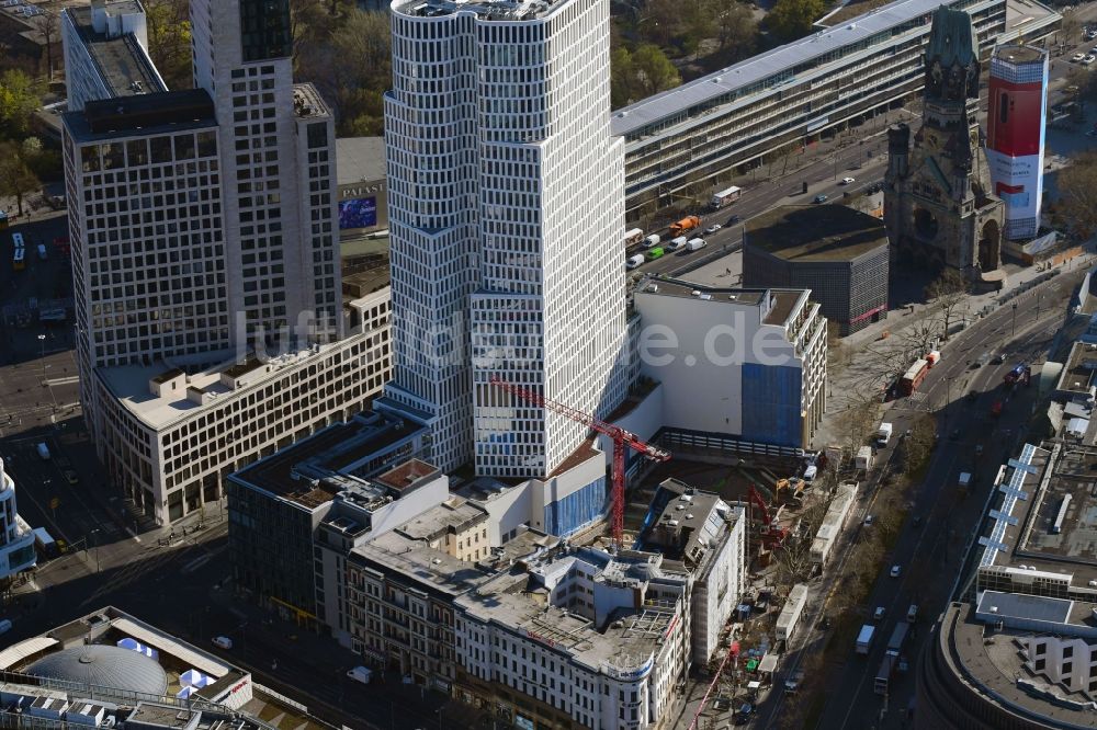 Luftbild Berlin - Neubau eines Büro- und Geschäftshaus- Komplexes Gloria Berlin am Kurfürstendamm im Ortsteil Charlottenburg in Berlin, Deutschland