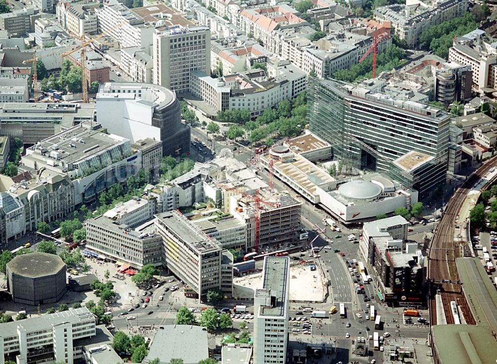 Berlin- Charlottenburg von oben - Neubau eines Büro- und Geschäftshaus nahe dem Kranzlereck in Charlottenburg. Datum: 30.06.2003