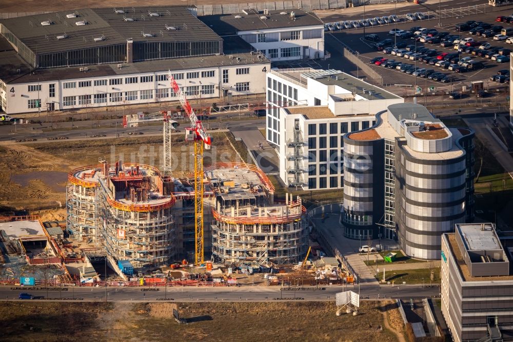 Düsseldorf aus der Vogelperspektive: Neubau eines Büro- und Geschäftshauses Airport Office Six im Ortsteil Lohausen in Düsseldorf im Bundesland Nordrhein-Westfalen, Deutschland