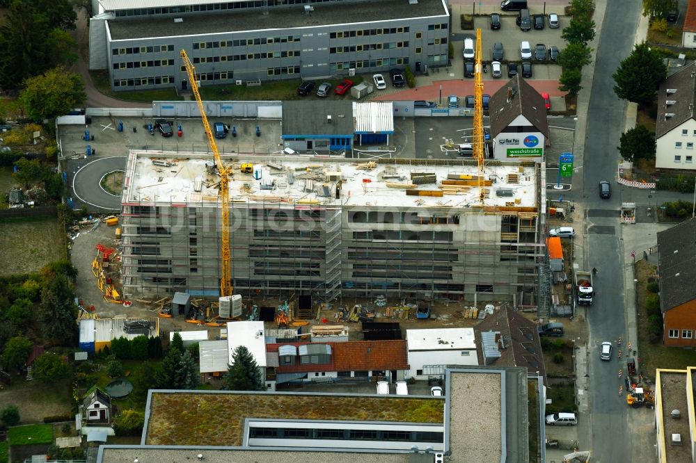 Wolfsburg aus der Vogelperspektive: Neubau eines Büro- und Geschäftshauses an der Alessandro-Volta-Straße in Wolfsburg im Bundesland Niedersachsen, Deutschland