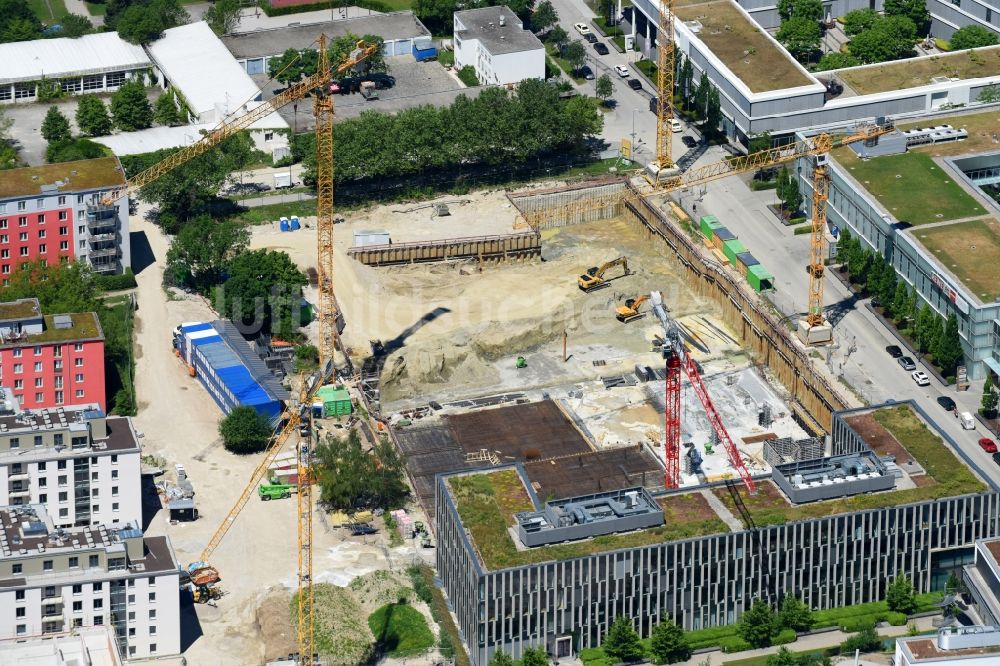 Luftbild München - Neubau eines Büro- und Geschäftshauses der ARRI AG an der Wilhelm-Wagenfeld-Straße im Ortsteil Schwabing-Freimann in München im Bundesland Bayern, Deutschland