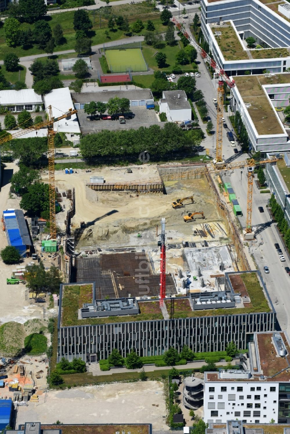 München von oben - Neubau eines Büro- und Geschäftshauses der ARRI AG an der Wilhelm-Wagenfeld-Straße im Ortsteil Schwabing-Freimann in München im Bundesland Bayern, Deutschland