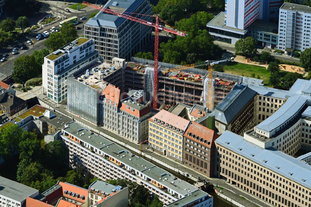 Luftaufnahme Berlin - Neubau eines Büro- und Geschäftshauses des Auswärtigen Amtes im Ortsteil Mitte in Berlin, Deutschland