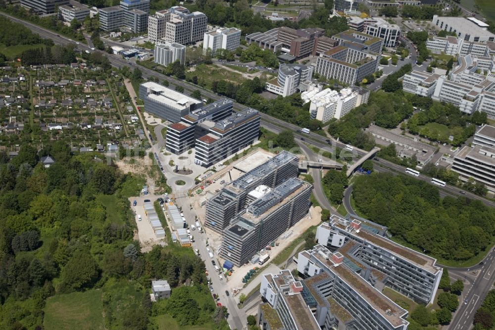 Wiesbaden aus der Vogelperspektive: Neubau eines Büro- und Geschäftshauses AXA Abraham Lincoln Park Wiesbaden in Wiesbaden im Bundesland Hessen, Deutschland