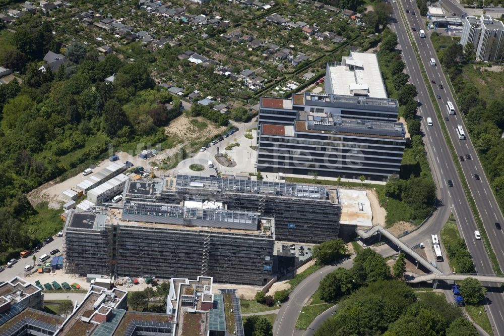 Wiesbaden von oben - Neubau eines Büro- und Geschäftshauses AXA Abraham Lincoln Park Wiesbaden in Wiesbaden im Bundesland Hessen, Deutschland