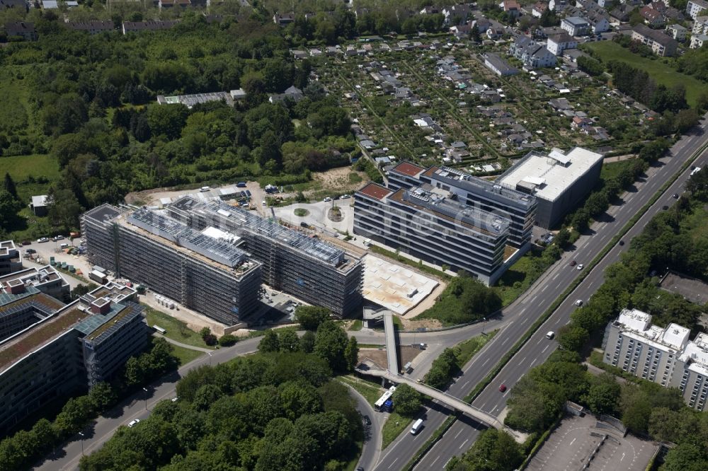 Wiesbaden aus der Vogelperspektive: Neubau eines Büro- und Geschäftshauses AXA Abraham Lincoln Park Wiesbaden in Wiesbaden im Bundesland Hessen, Deutschland