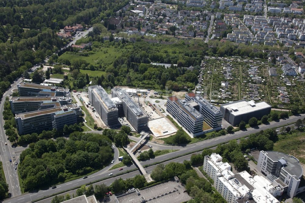 Luftbild Wiesbaden - Neubau eines Büro- und Geschäftshauses AXA Abraham Lincoln Park Wiesbaden in Wiesbaden im Bundesland Hessen, Deutschland