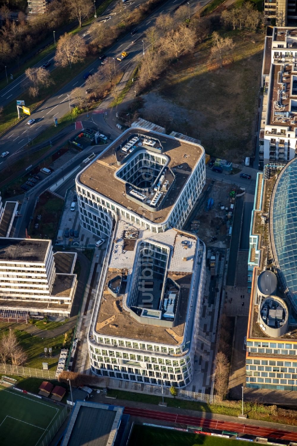 Luftbild Düsseldorf - Neubau eines Büro- und Geschäftshauses der Becken Holding GmbH an der Schwannstraße in Düsseldorf im Bundesland Nordrhein-Westfalen, Deutschland