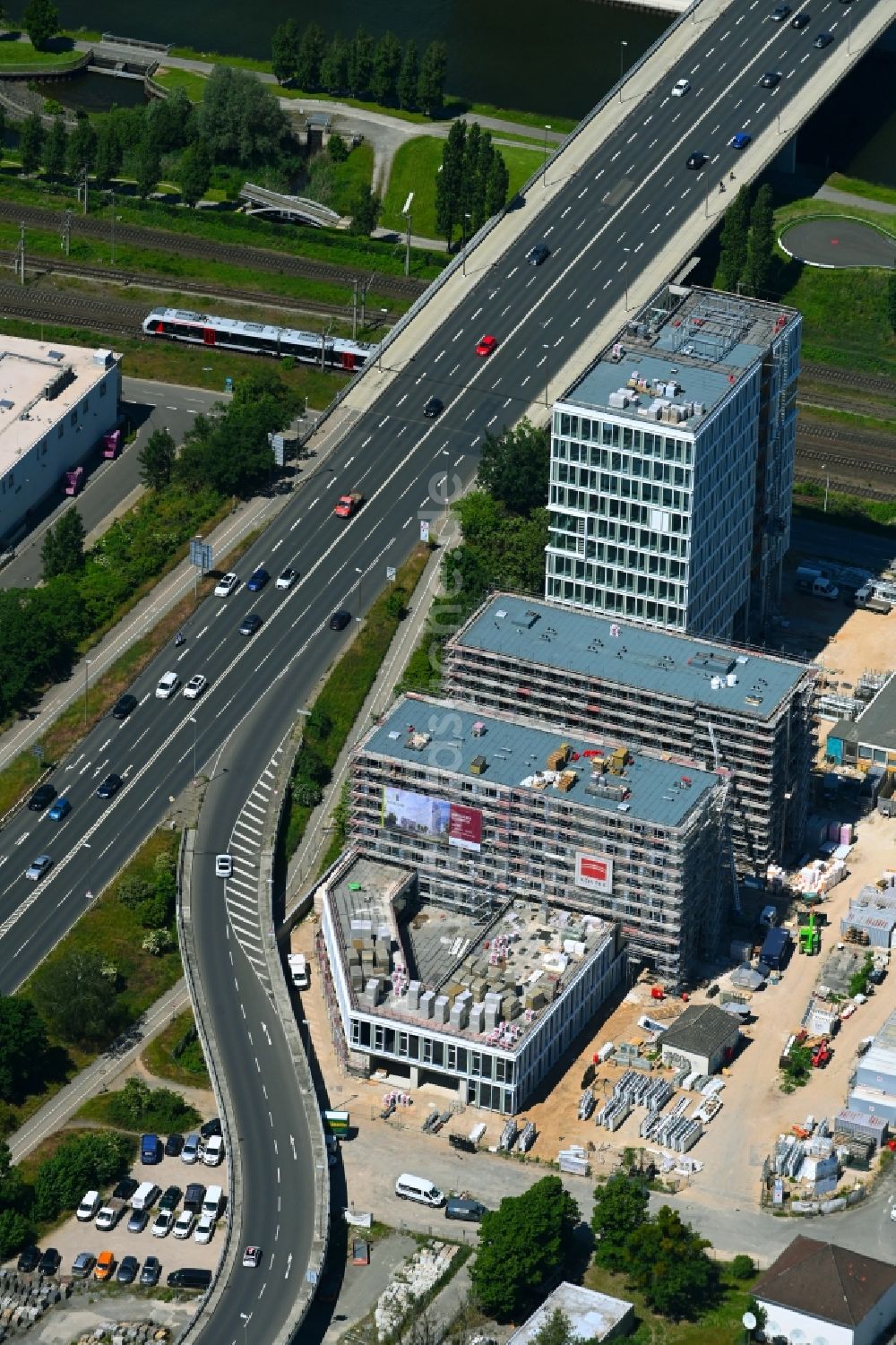 Wolfsburg von oben - Neubau eines Büro- und Geschäftshauses Berliner Haus im Ortsteil Hesslingen in Wolfsburg im Bundesland Niedersachsen, Deutschland