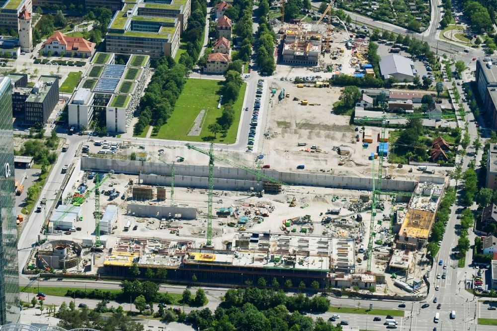 München aus der Vogelperspektive: Neubau eines Büro- und Geschäftshauses und Betriebshofes Hybrid.M im Ortsteil Moosach in München im Bundesland Bayern, Deutschland