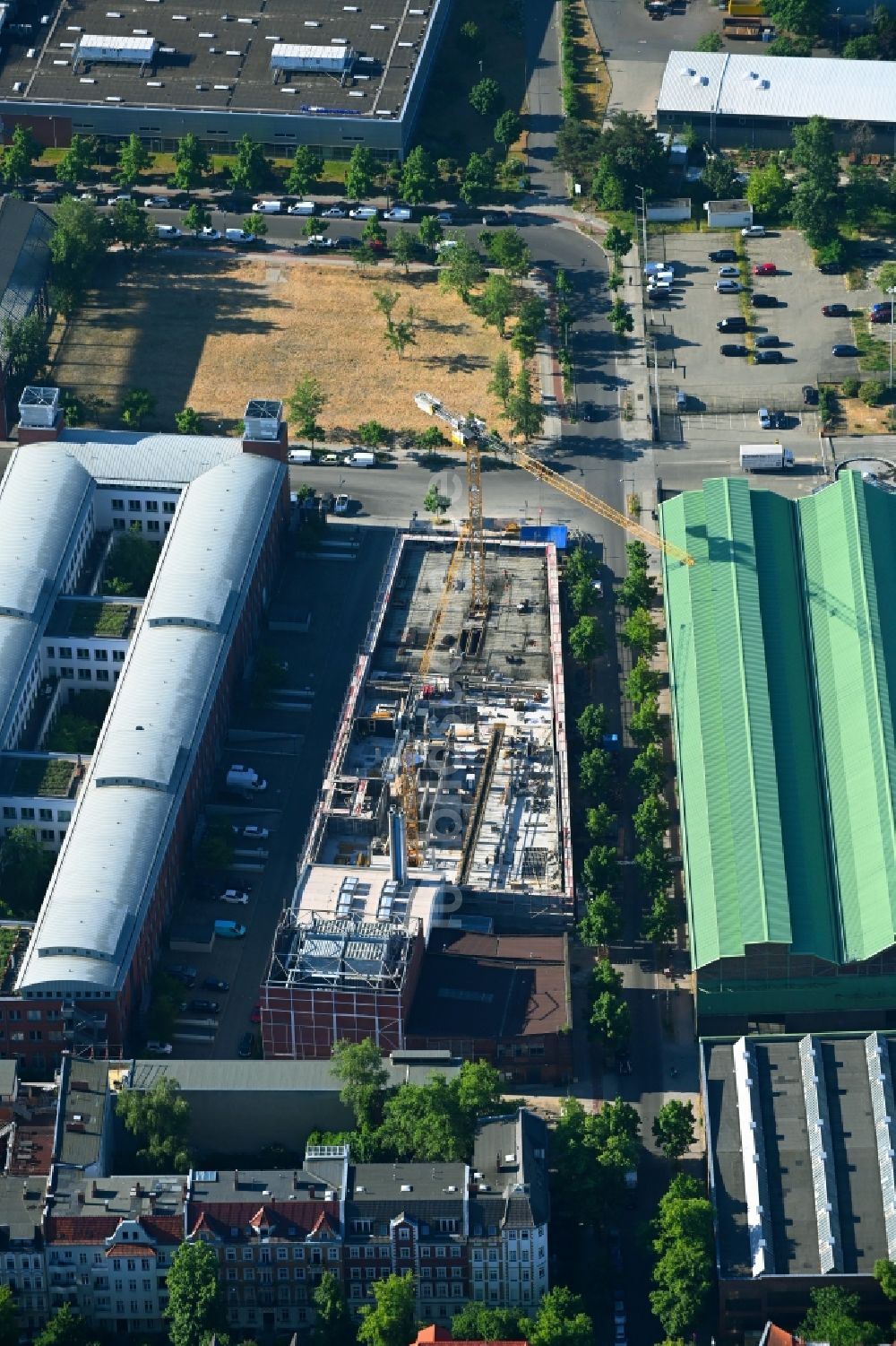 Berlin aus der Vogelperspektive: Neubau eines Büro- und Geschäftshauses Am Borsigturm in Berlin, Deutschland