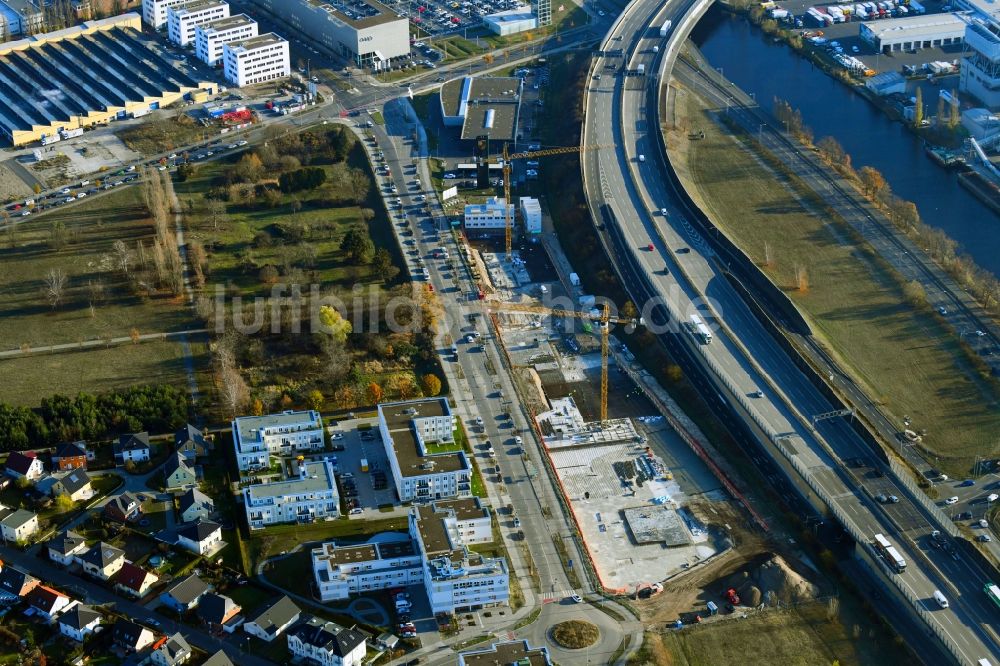 Berlin aus der Vogelperspektive: Neubau eines Büro- und Geschäftshauses Brain Box Berlin in Berlin-Adlershof, Deutschland