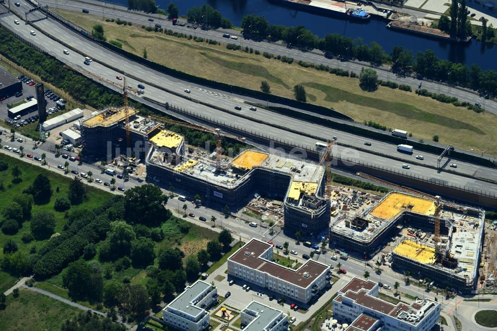 Luftaufnahme Berlin - Neubau eines Büro- und Geschäftshauses Brain Box Berlin in Berlin-Adlershof, Deutschland