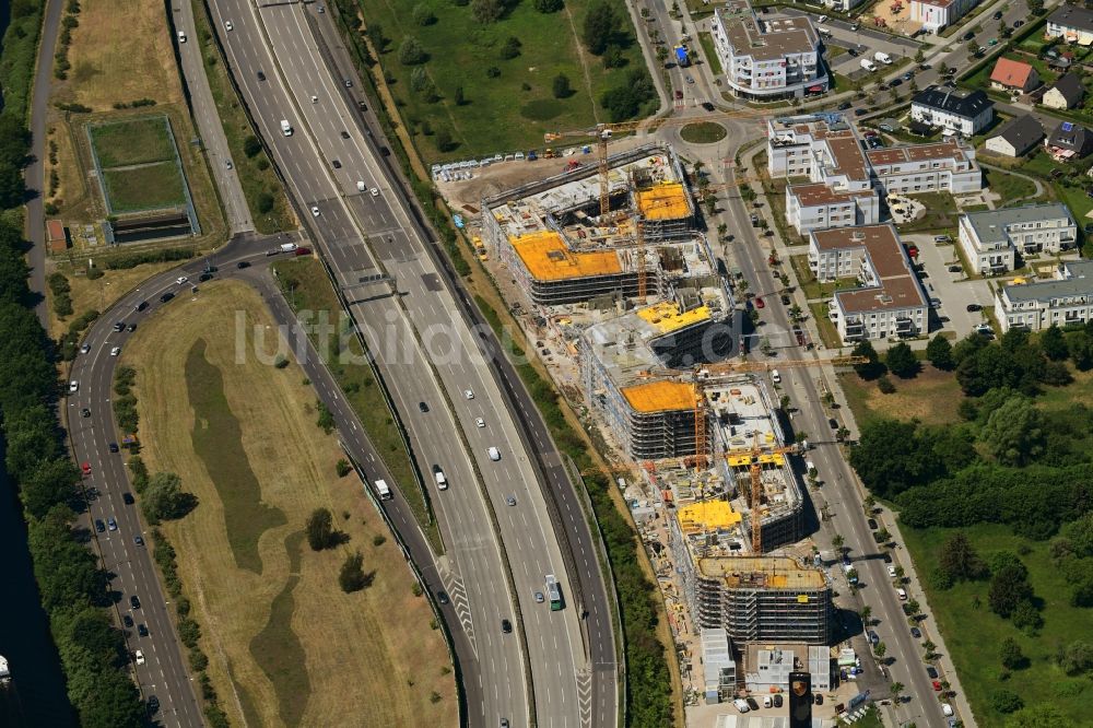 Berlin aus der Vogelperspektive: Neubau eines Büro- und Geschäftshauses Brain Box Berlin in Berlin-Adlershof, Deutschland