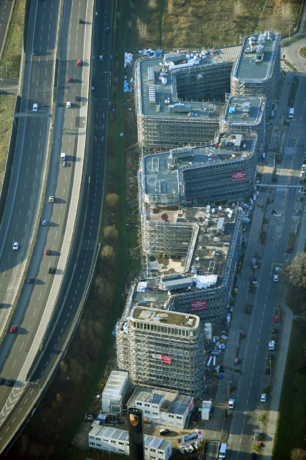 Luftbild Berlin - Neubau eines Büro- und Geschäftshauses Brain Box Berlin in Berlin-Adlershof, Deutschland