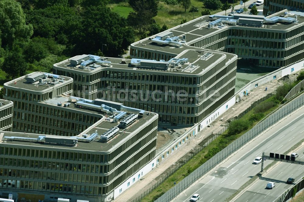 Luftbild Berlin - Neubau eines Büro- und Geschäftshauses Brain Box Berlin in Berlin-Adlershof, Deutschland