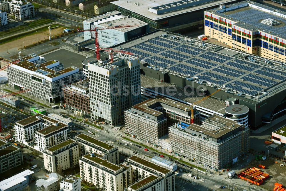 Frankfurt am Main aus der Vogelperspektive: Neubau eines Büro- und Geschäftshauses The Brick im Ortsteil Gallus in Frankfurt am Main im Bundesland Hessen, Deutschland