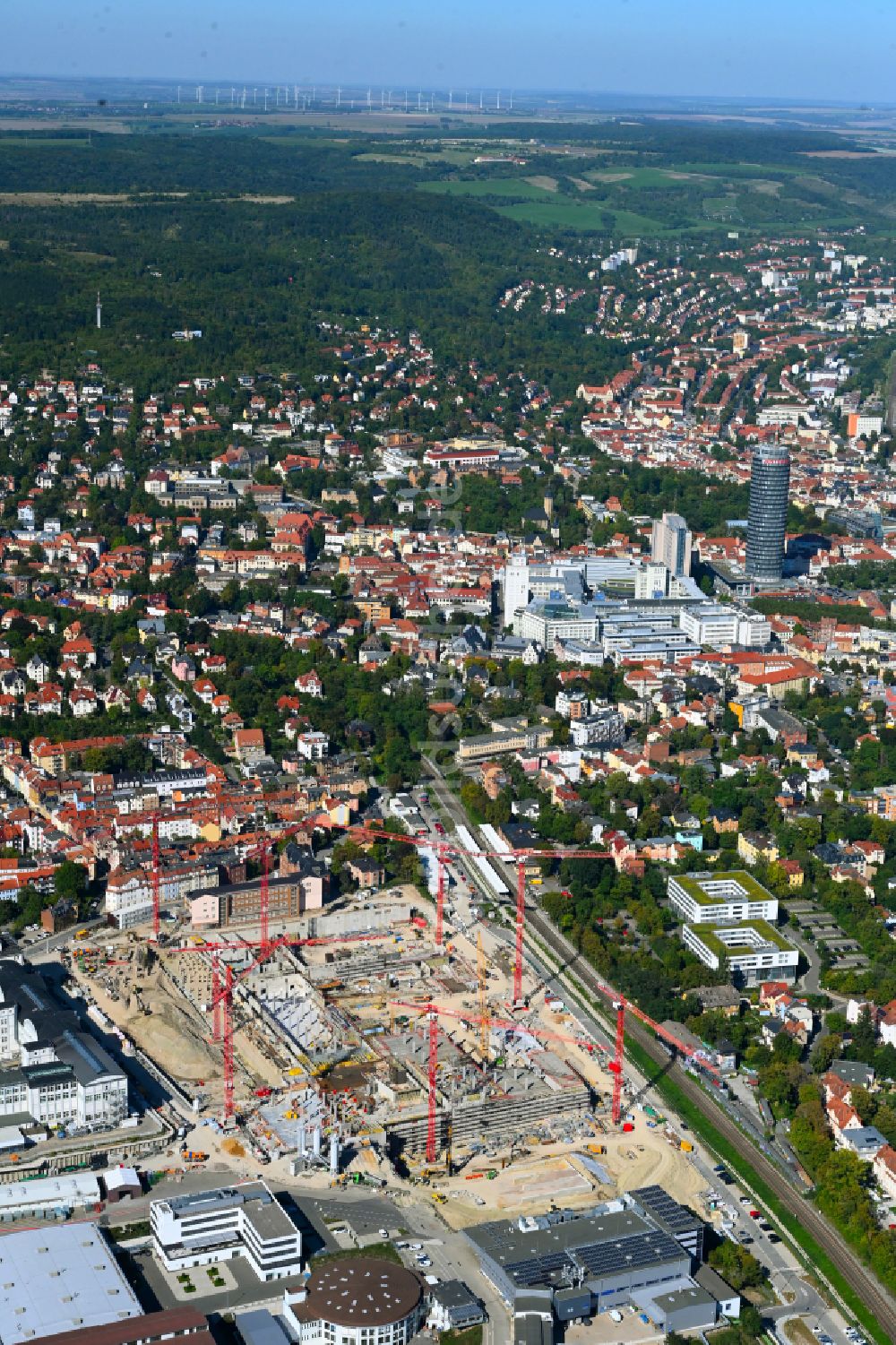 Luftbild Jena - Neubau eines Büro- und Geschäftshauses der Carl Zeiss AG in Jena im Bundesland Thüringen, Deutschland