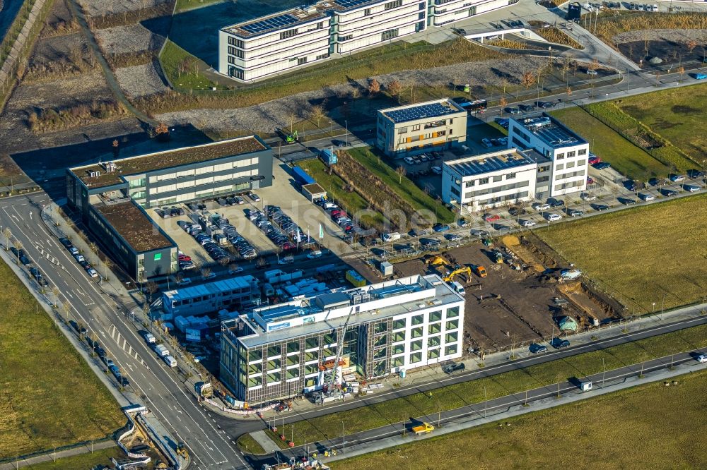 Dortmund von oben - Neubau eines Büro- und Geschäftshauses an der Carlo-Schmid-Allee Ecke Walter-Bruch-Straße im Ortsteil Phönix-West in Dortmund im Bundesland Nordrhein-Westfalen, Deutschland