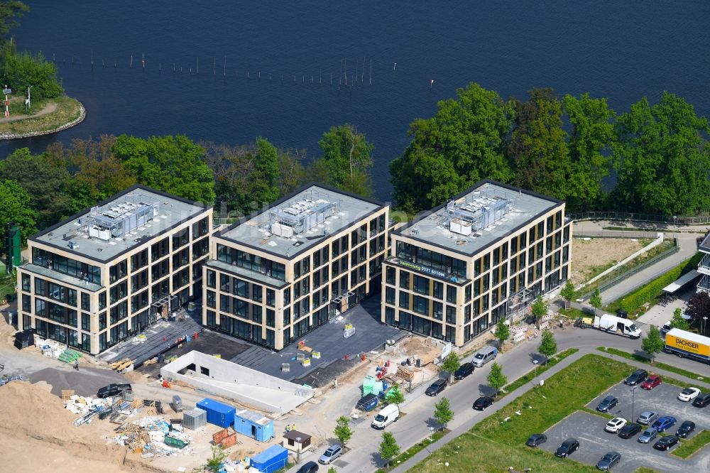 Potsdam von oben - Neubau eines Büro- und Geschäftshauses Cube³ | THINK CAMPUS der Jungfernsee Baumanagement GmbH in Potsdam im Bundesland Brandenburg, Deutschland