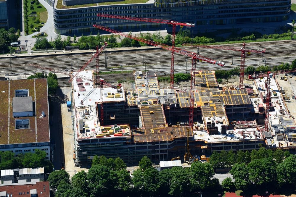 München aus der Vogelperspektive: Neubau eines Büro- und Geschäftshauses der TÜV SÜD AG an der Ridlerstraße im Ortsteil Schwanthalerhöhe in München im Bundesland Bayern, Deutschland