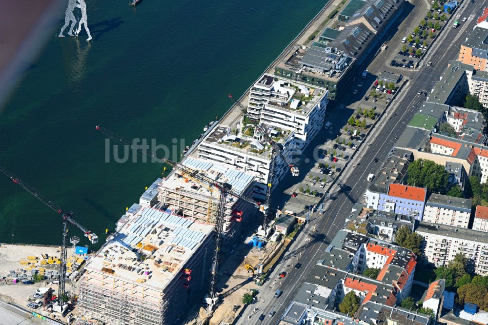 Luftaufnahme Berlin - Neubau eines Büro- und Geschäftshauses Dockyard Waterfront Offices in Berlin, Deutschland