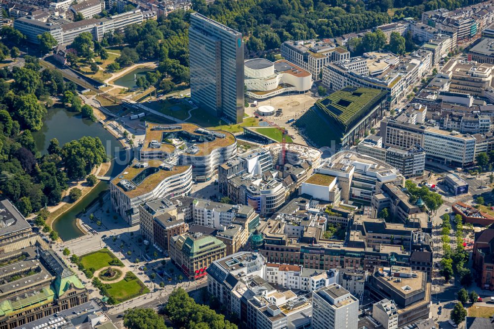 Düsseldorf von oben - Neubau eines Büro- und Geschäftshauses in Düsseldorf im Bundesland Nordrhein-Westfalen, Deutschland