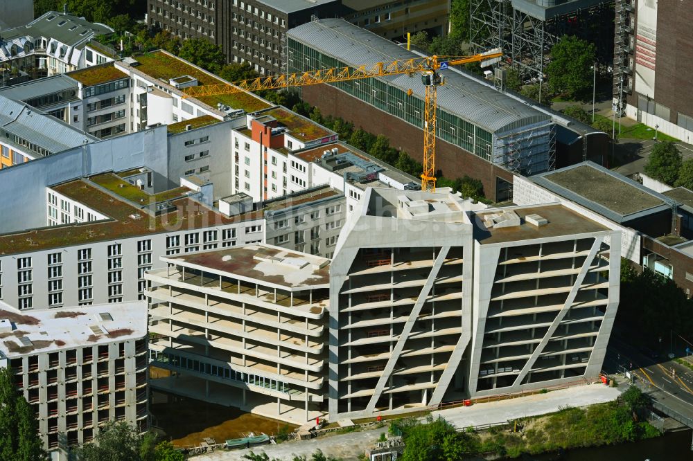 Luftaufnahme Berlin - Neubau eines Büro- und Geschäftshauses Elements zwischen Spreeufer und Michaelkirchstraße in Berlin, Deutschland