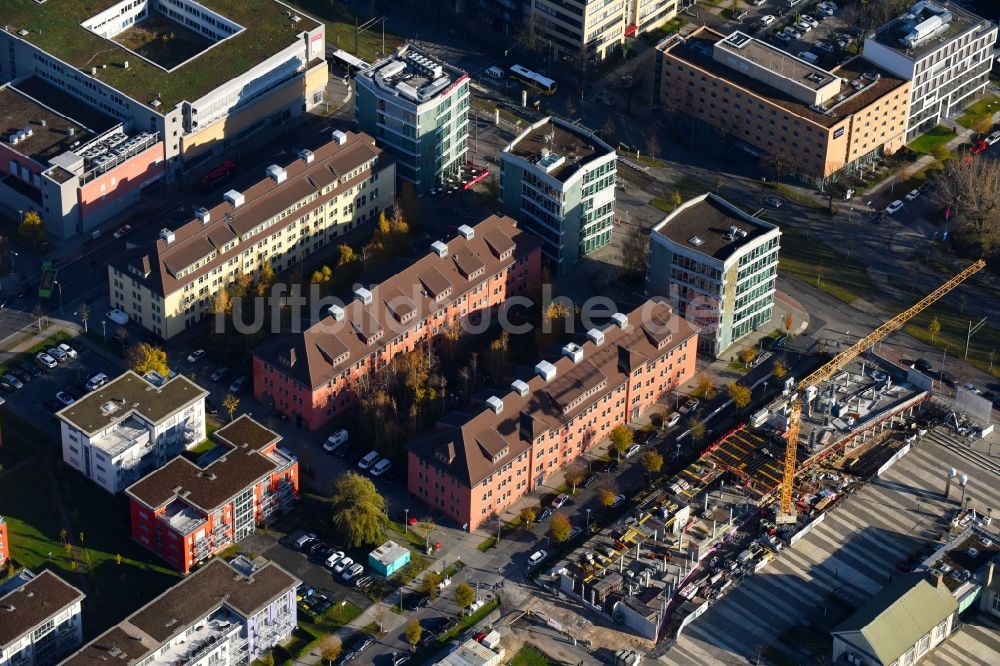 Luftbild Berlin - Neubau eines Büro- und Geschäftshauses Am Forum und Ecowiss an der Erich-Thilo-Straße Ecke Rudower Chaussee in Berlin, Deutschland